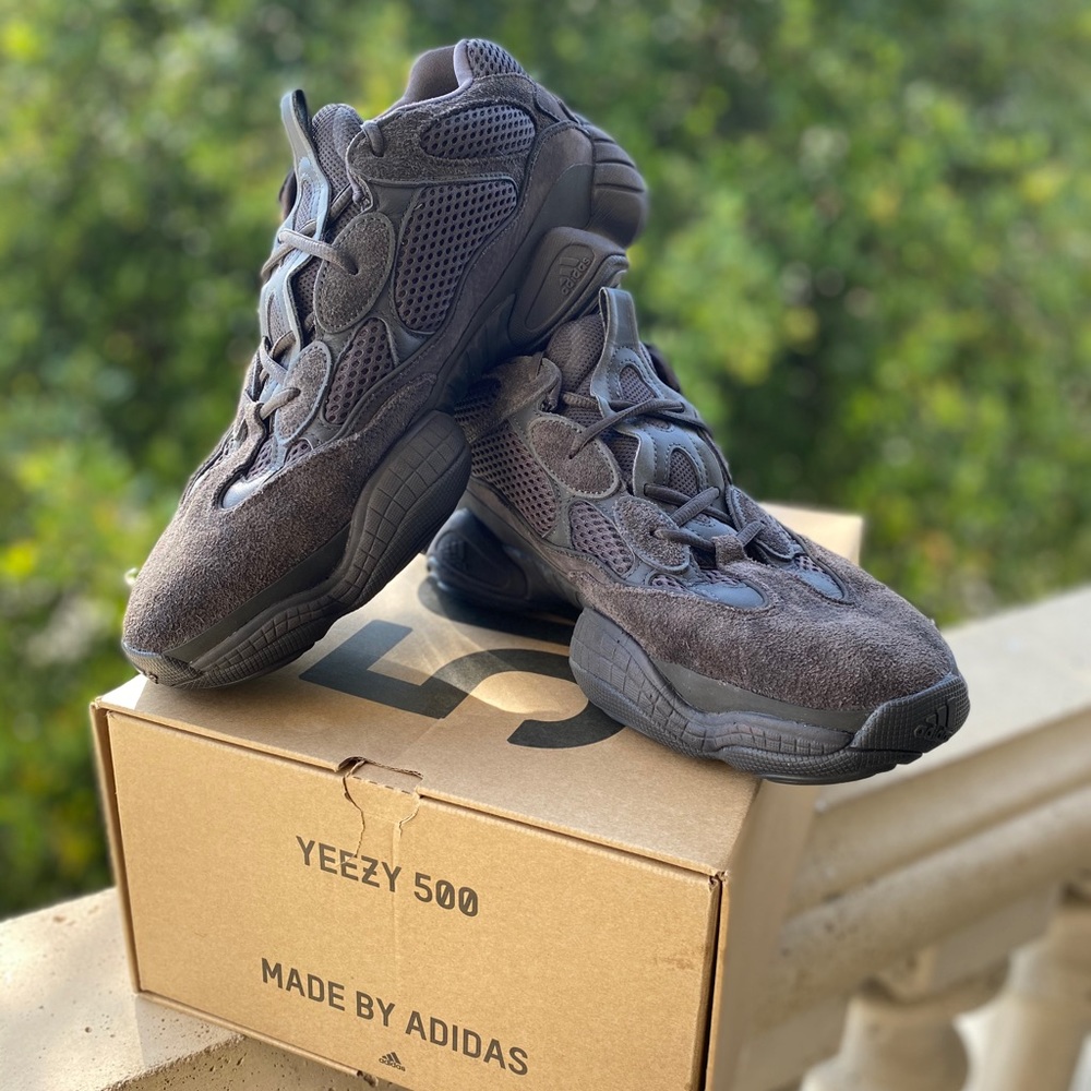 Black Yeezy 500